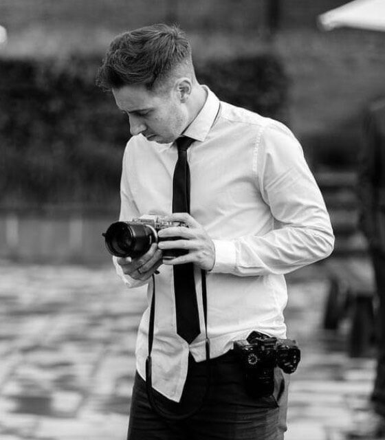 ASSIST. VIDEOGRAPHER